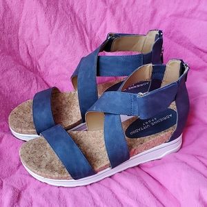 Womens Adrienne Vittadini blue wedges size 8